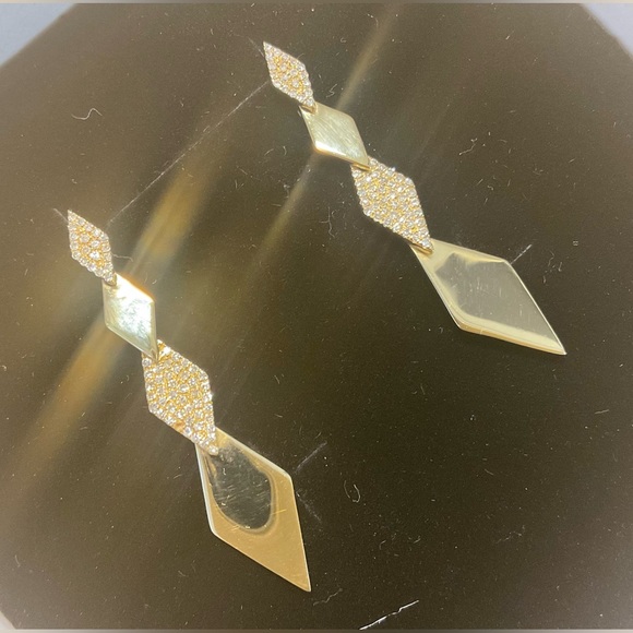 14 Karat Gold Daimond Shaped & Daimond  Encrusted Hanging Graceful Earrings 💎 - Picture 6 of 11